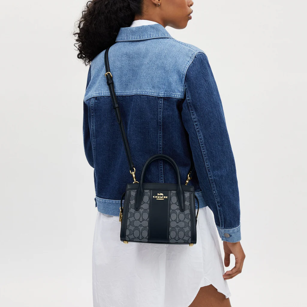 Andrea Carryall Bag In Signature Jacquard