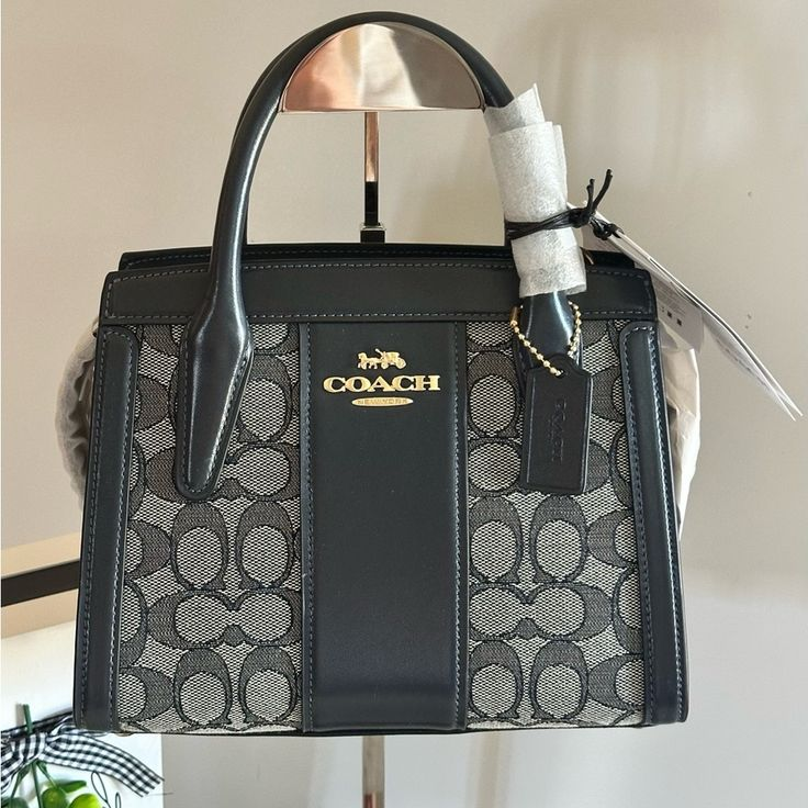 Andrea Carryall Bag In Signature Jacquard